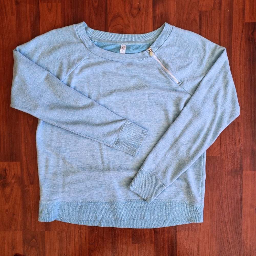 3/$25 Gap Fit sweatshirt sky blue